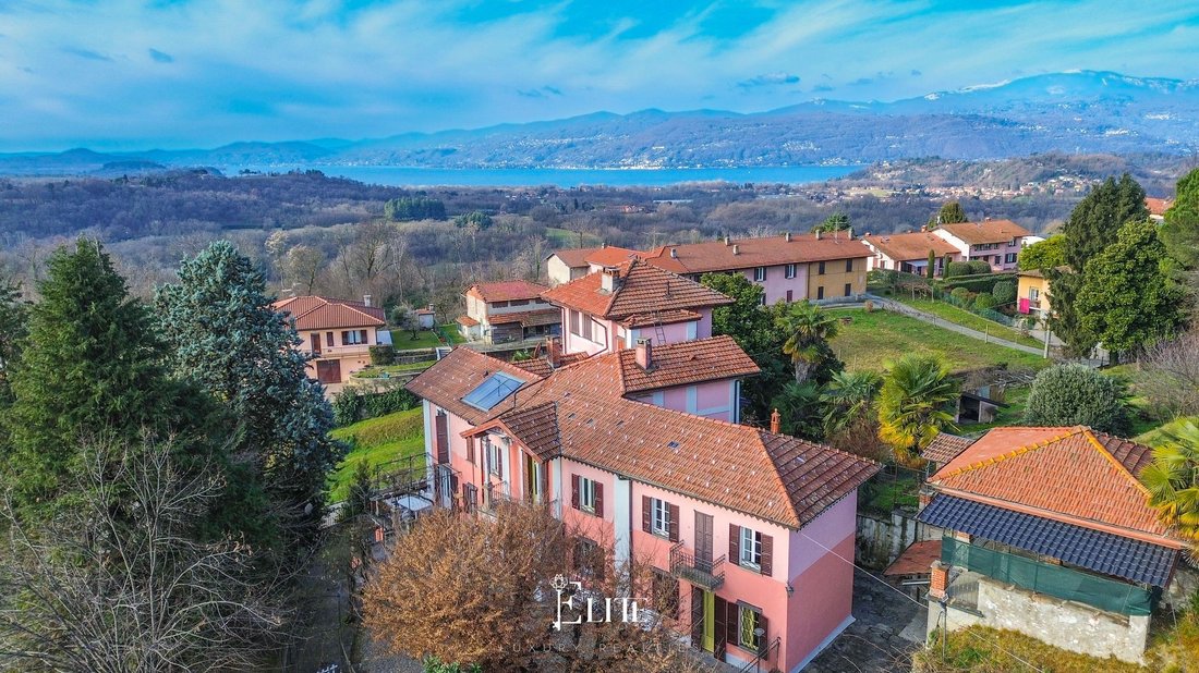 Villa in Besozzo, Lombardy, Italy 1 - 17555546