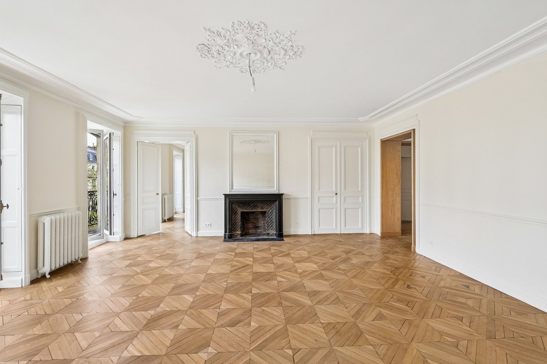 Apartment in Elysées-Madeleine, Paris 8e Arrondissement, Paris 4 - 17555698