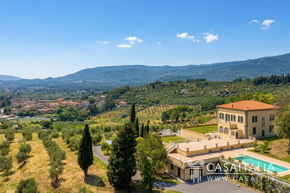 Villa in Center, Pistoia, Tuscany 1 - 17555767