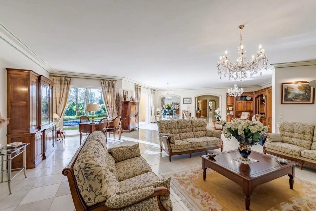 Villa in Mougins, Provence-Alpes-Côte d'Azur, France 3 - 17555707