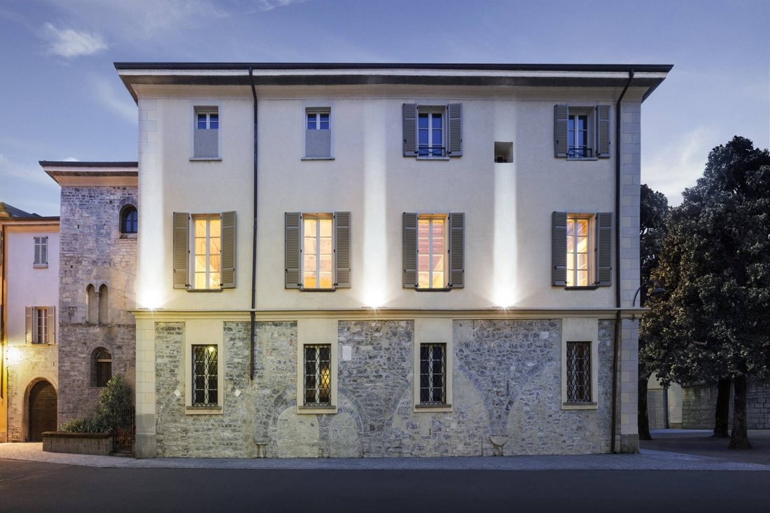 House in Historic Center, Como, Lombardy 1 - 17556116