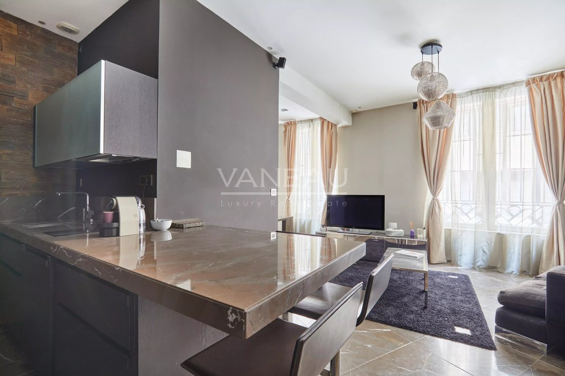 Apartment in Hoche-Friedland, Paris 8e Arrondissement, Paris 4 - 17555726