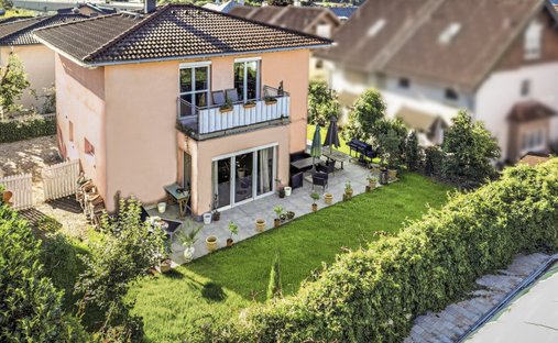 Haus in Hallwang bei Salzburg, Salzburg, Österreich 1