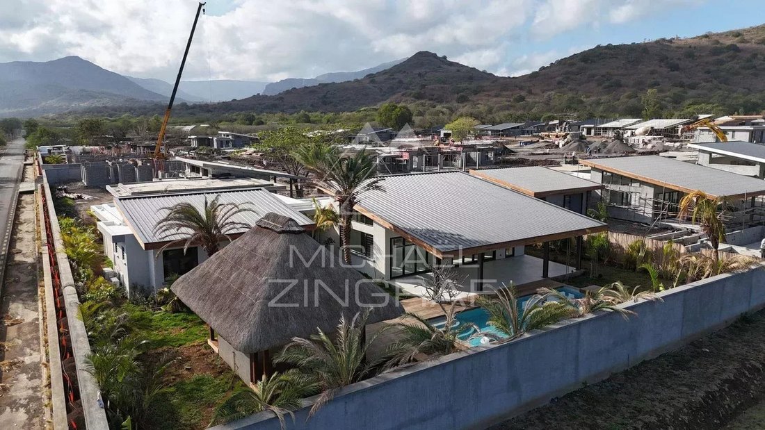 Villa in Tamarin, Rivière Noire District, Mauritius 2 - 17555658