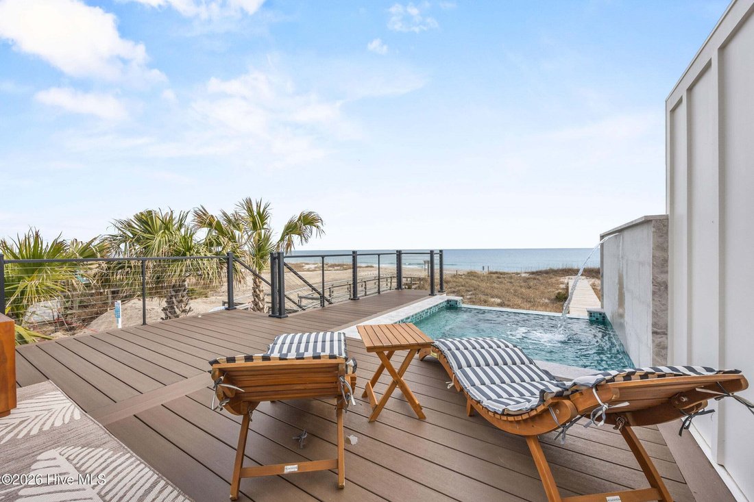 Townhouse in Kure Beach, North Carolina, United States 2 - 17555804