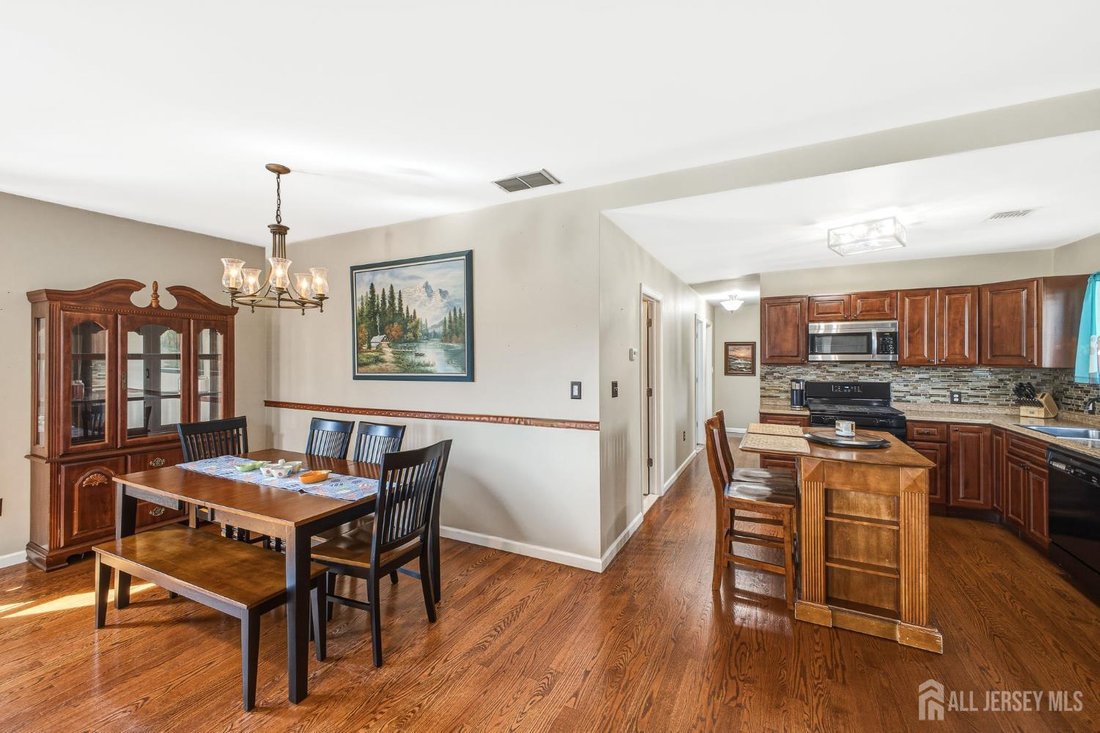 House in Union Beach, New Jersey, United States 3 - 17555803