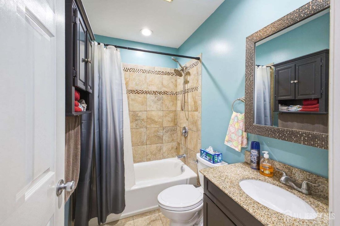 House in Union Beach, New Jersey, United States 5 - 17555803