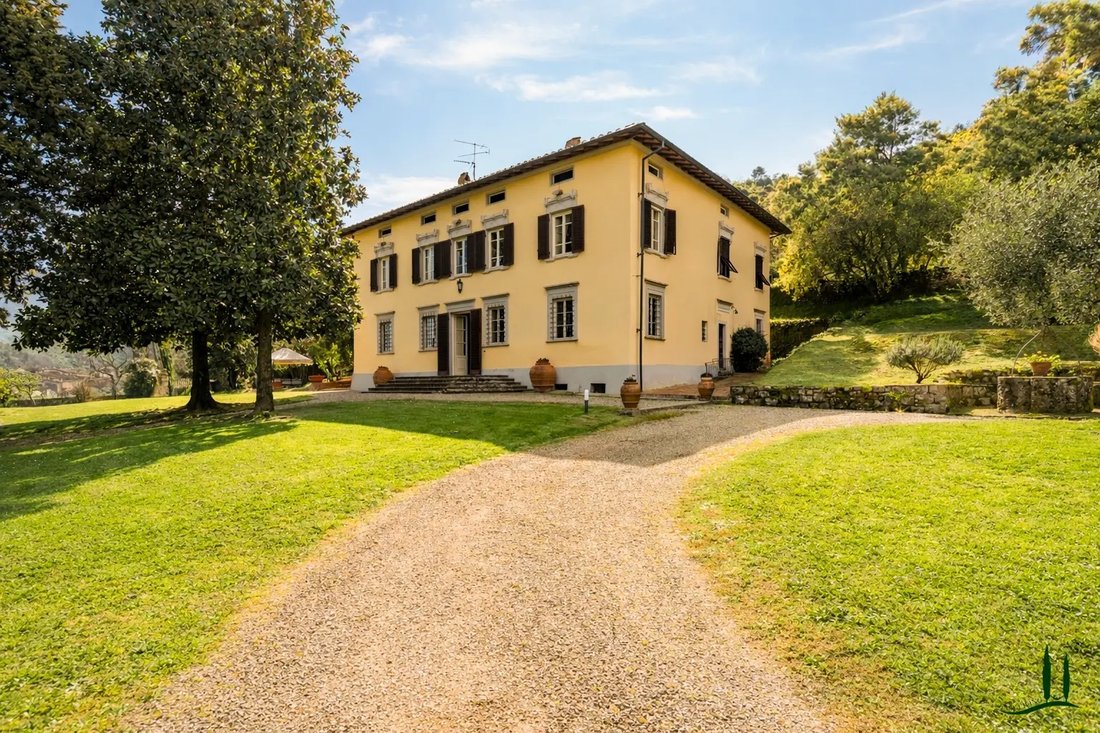 Villa in Historic Center, Lucca, Tuscany 1 - 17556403