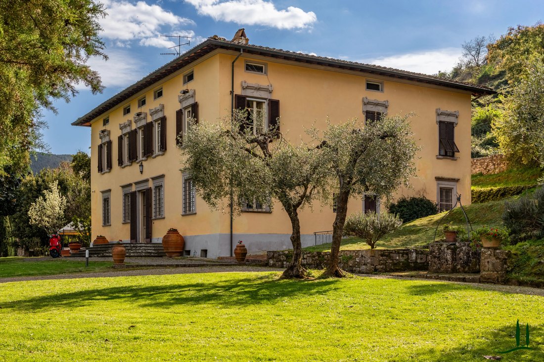 Villa in Historic Center, Lucca, Tuscany 3 - 17556403