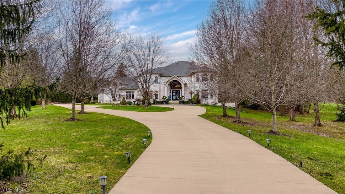House in Novelty, Ohio, United States 2 - 17556560