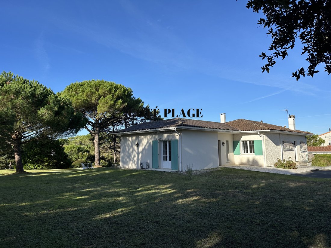 House in Saint-Palais-sur-Mer, Nouvelle-Aquitaine, France 1 - 17557873