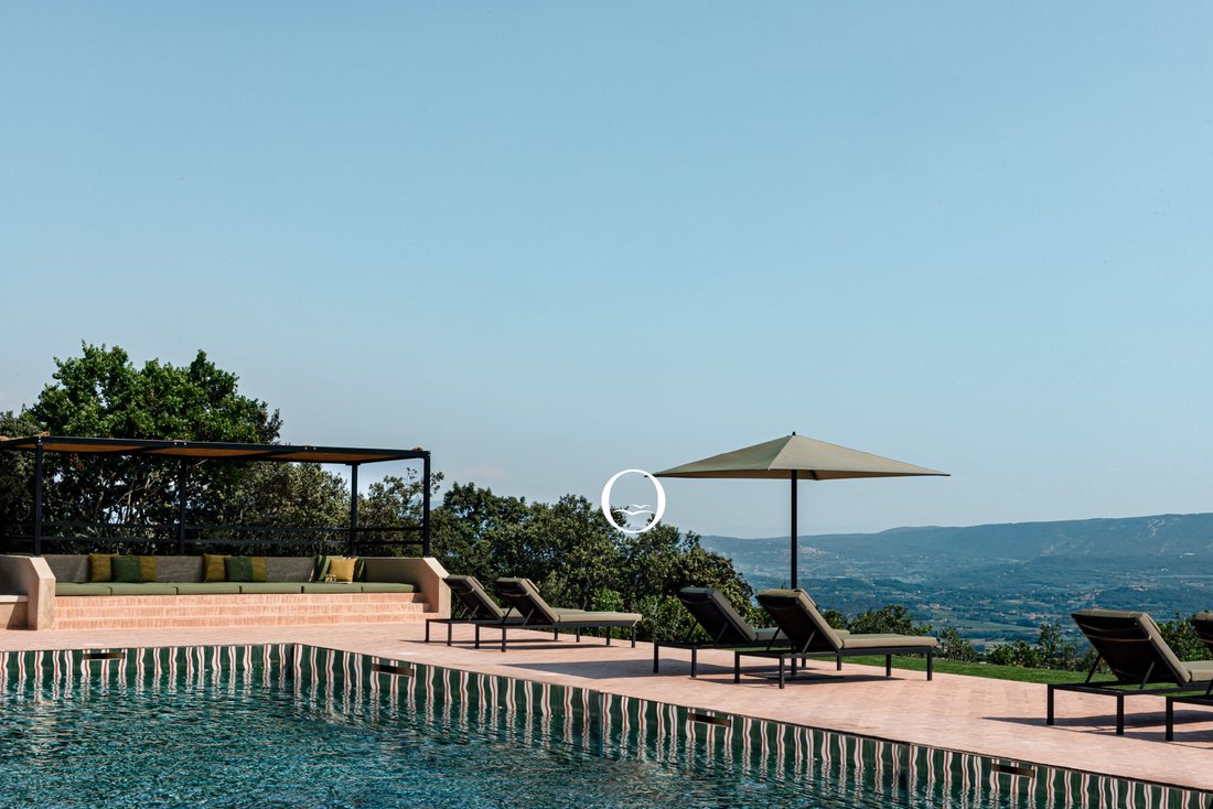 Villa in Gordes, Provence-Alpes-Côte d'Azur, France 1 - 17557813