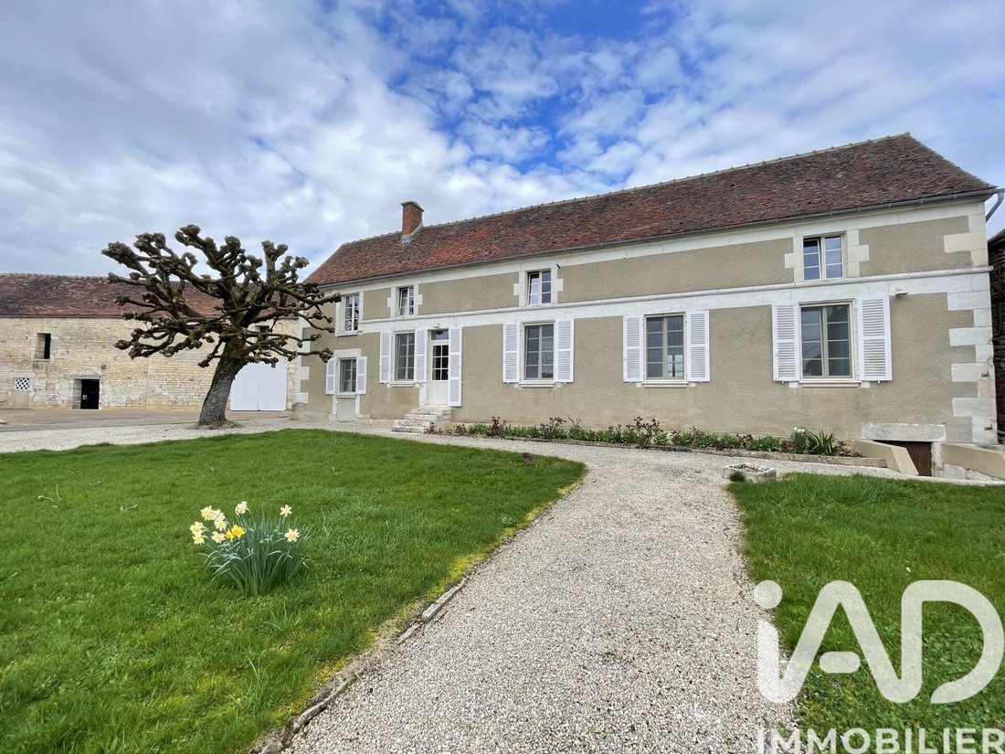 House in Yrouerre, Bourgogne – Franche-Comté, France 2 - 17559616