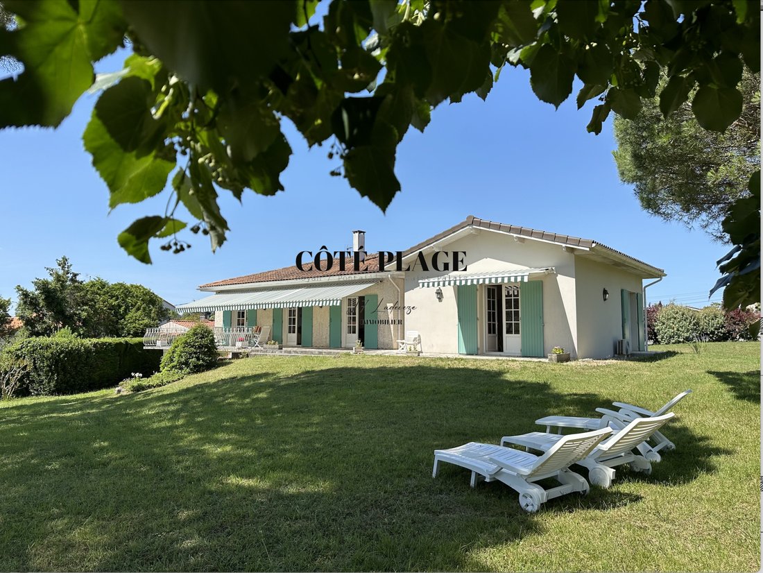 House in Saint-Palais-sur-Mer, Nouvelle-Aquitaine, France 2 - 17557873