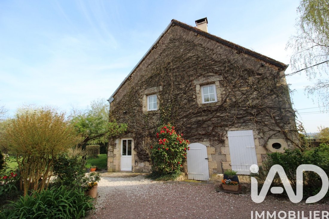 House in Varennes-Vauzelles, Bourgogne – Franche-Comté, France 3 - 17559589