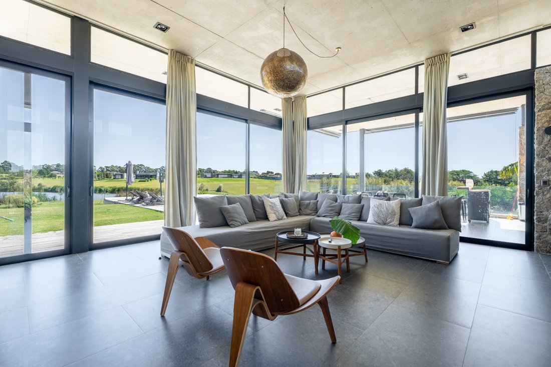 Villa in Chacras del Golf, Maldonado Department, Uruguay 5 - 17558862