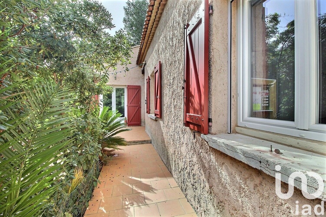House in La Cadiere-d'Azur, Provence-Alpes-Côte d'Azur, France 1 - 17559361