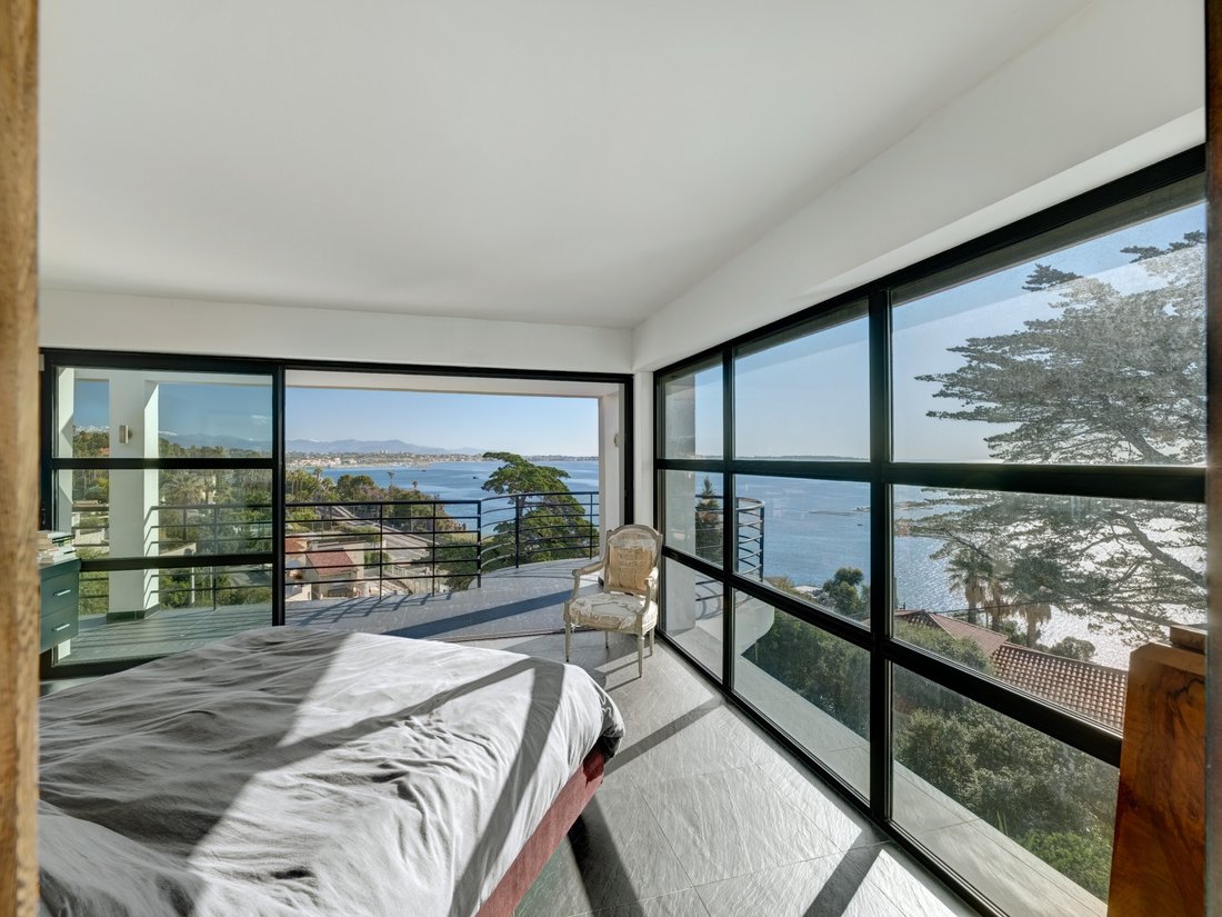 House in Saint Nicolas, Cannes, France 5 - 17559456