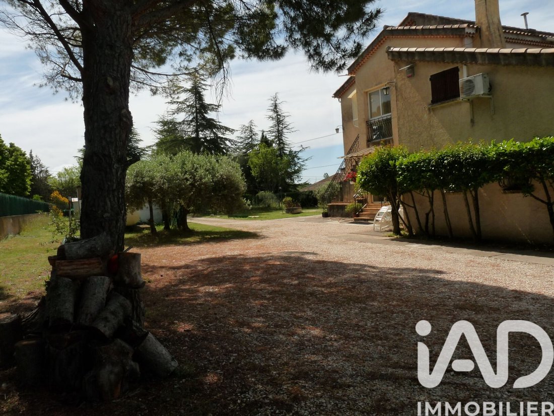 House in Peypin-d'Aigues, Provence-Alpes-Côte d'Azur, France 4 - 17559422