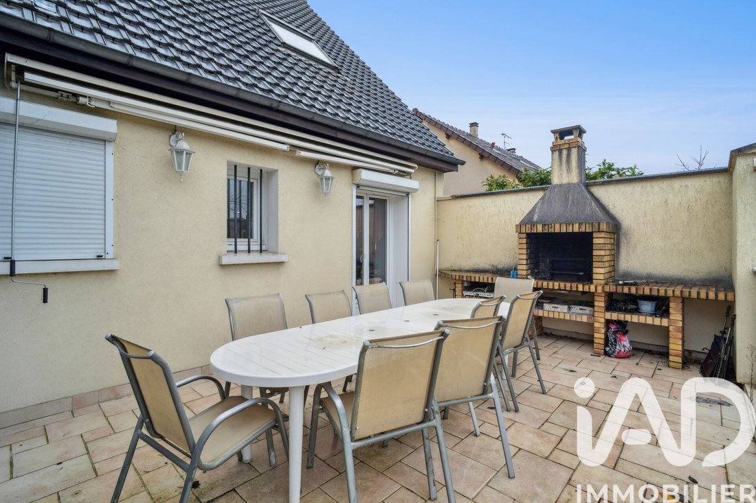 House in Vitry-sur-Seine, Ile-de-France, France 3 - 17559356