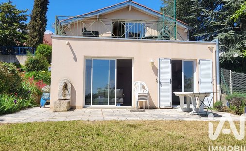 House in Centre-Bourg, Saint-Genis-Laval, France 1