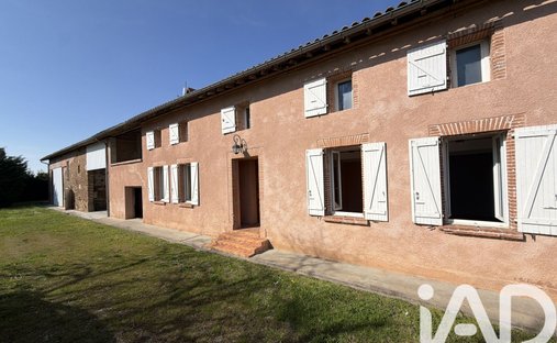 House in Reynies, Occitania, France 1