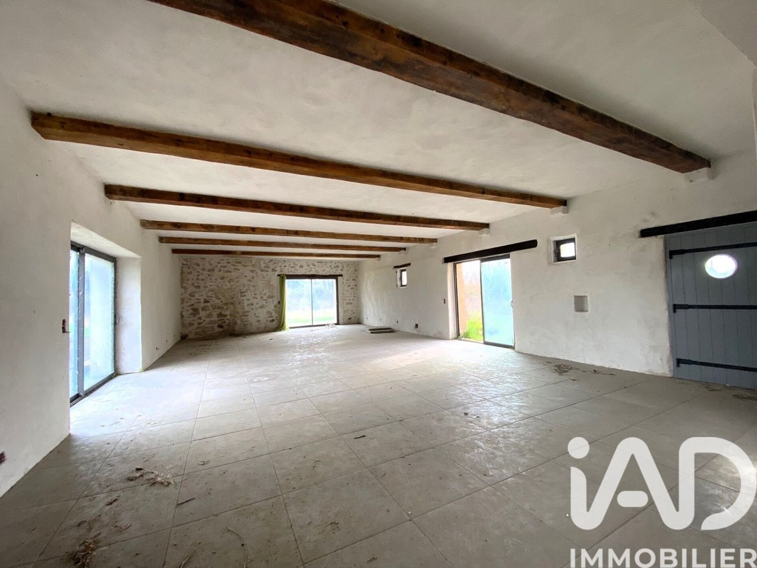 House in Velorgues-Petit Palais, L'Isle-sur-la-Sorgue, France 3 - 17559446