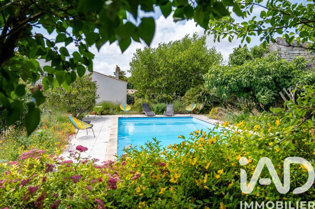 House in Sainte-Soulle, Nouvelle-Aquitaine, France 3 - 17559430