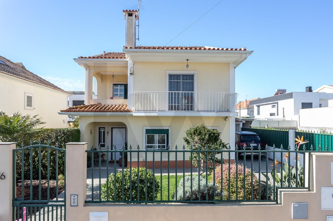 Townhouse in Charneca de Caparica e Sobreda, Setubal, Portugal 2 - 17567370
