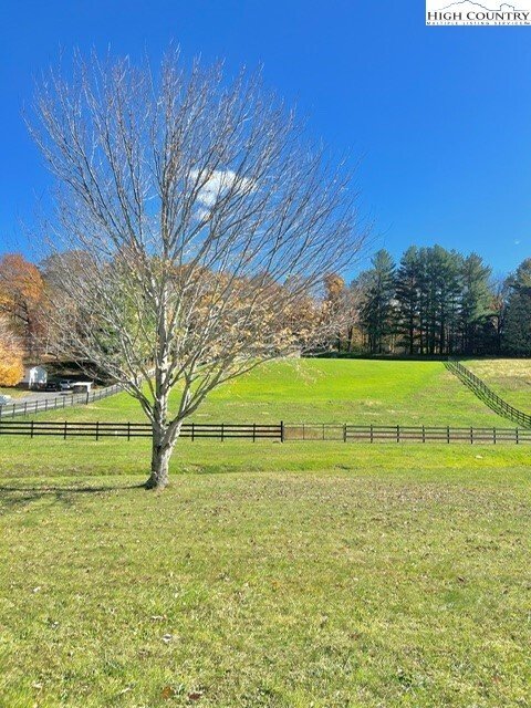 House in West Jefferson, North Carolina, United States 3 - 17556828
