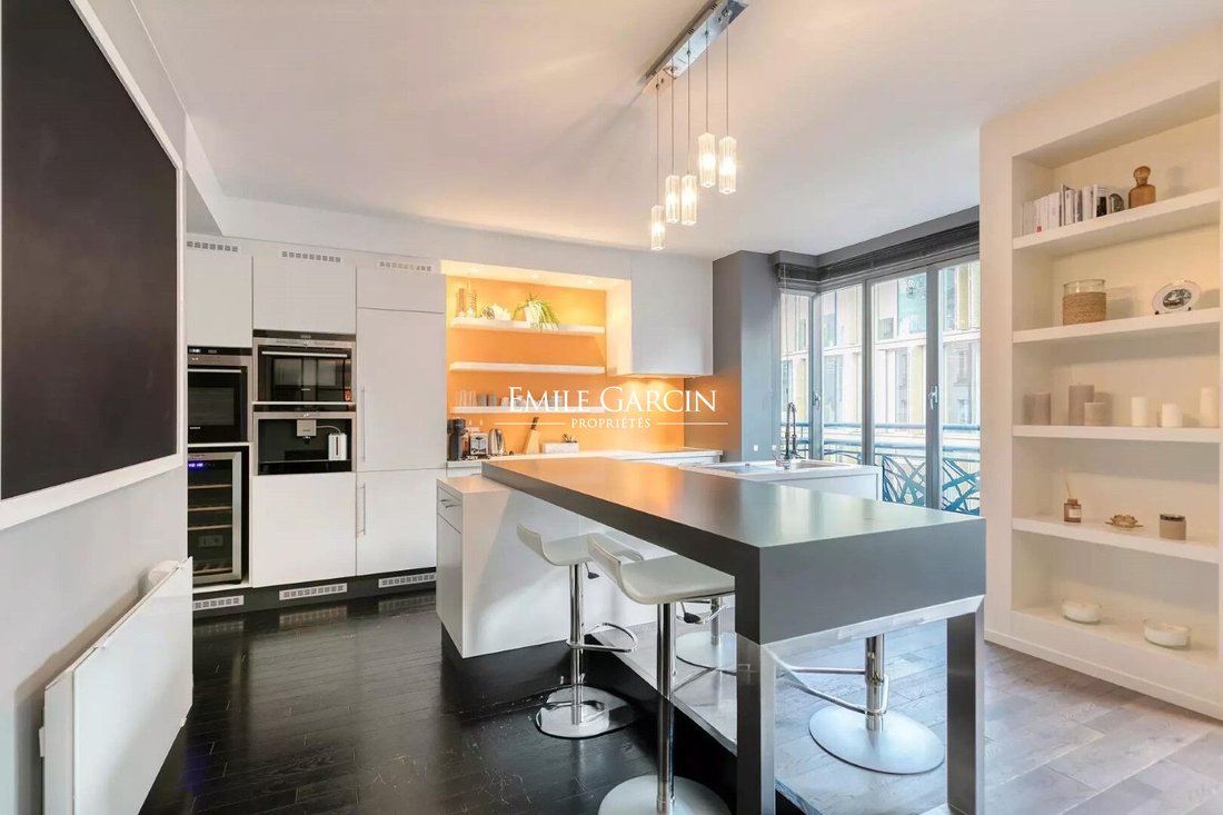 Apartment in Saint Philippe du Roule, Paris 8e Arrondissement, Paris 4 - 17560954