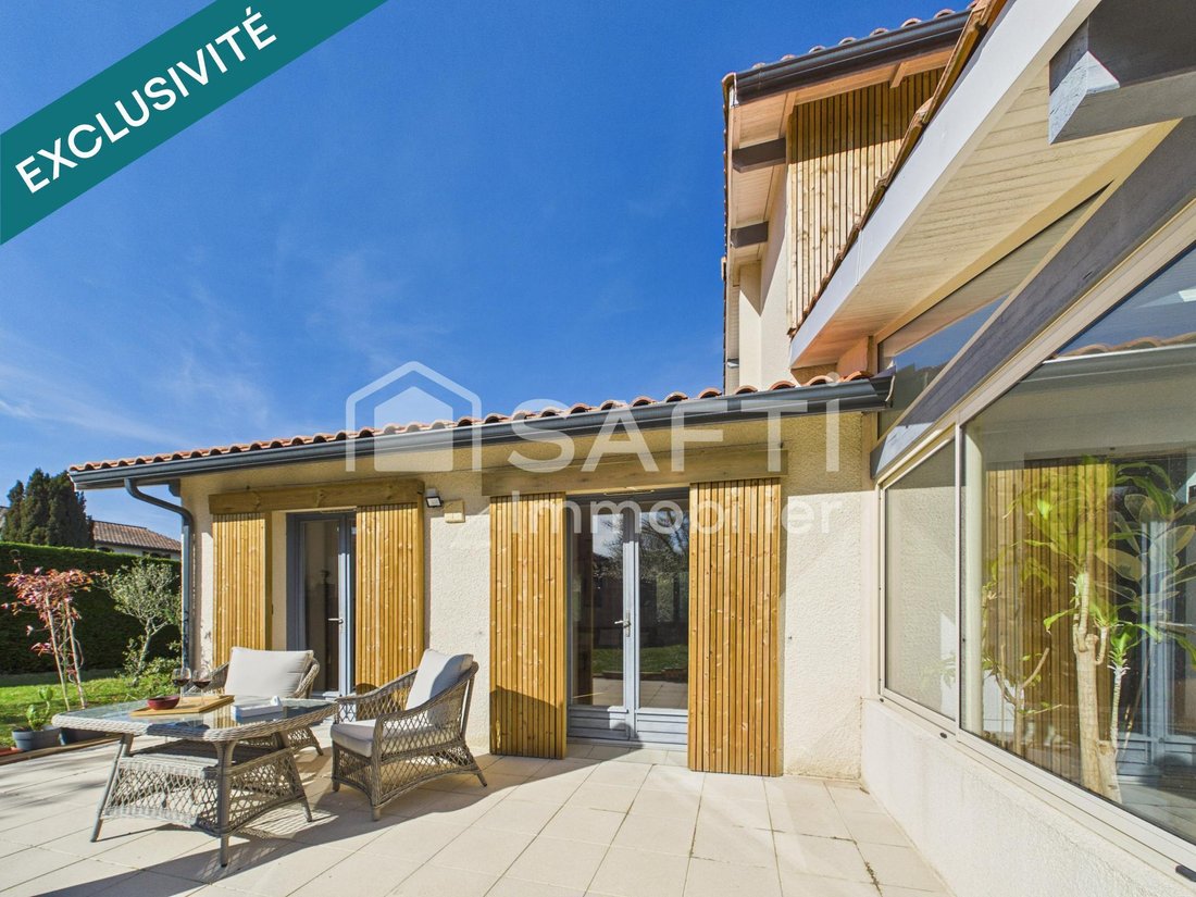 House in Saint-Aubin-de-Medoc, Nouvelle-Aquitaine, France 2 - 17559209
