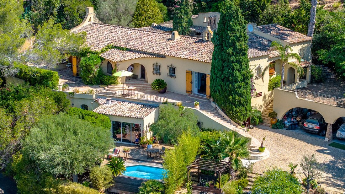 Villa in Les Issambres, Roquebrune-sur-Argens, France 4 - 17558446