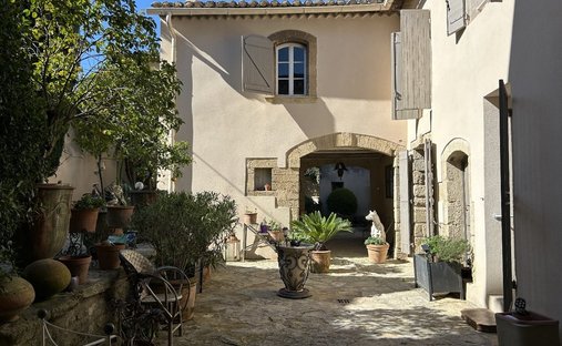 House in Robion, Provence-Alpes-Côte d'Azur, France 1