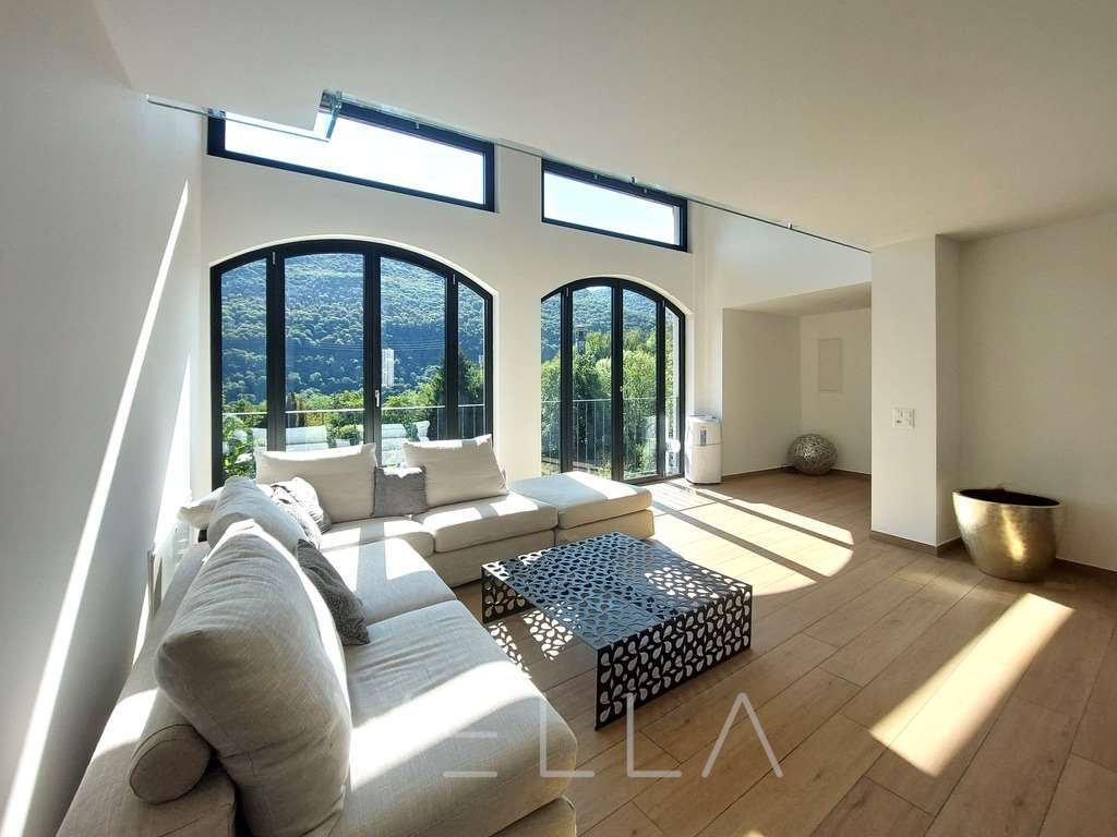 Charming Duplex Penthouse In A Historic Home