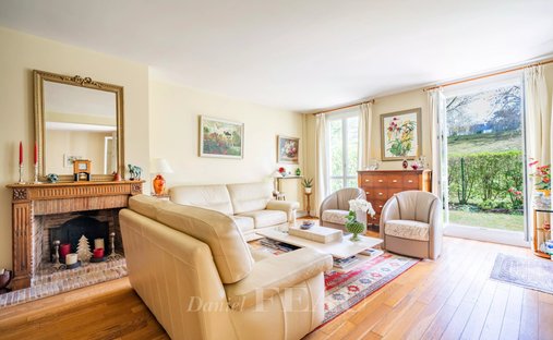 Apartment in Les Coteaux de Seine, Louveciennes, France 1