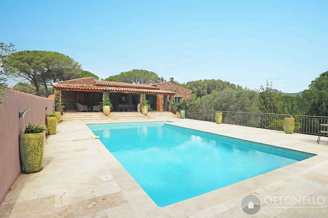 Villa in La Bouverie, Roquebrune-sur-Argens, France 1 - 17556691