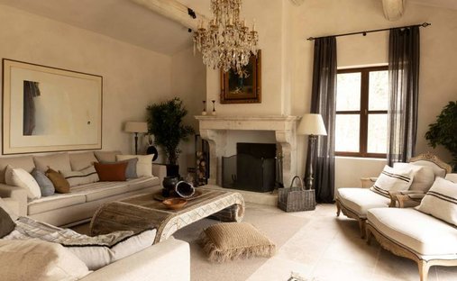 18th Century Château Facing The Luberon