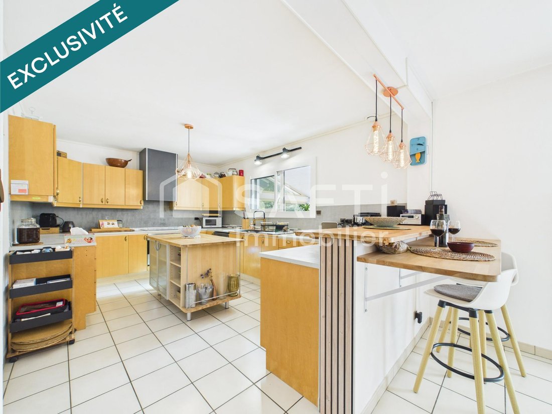 House in Saint-Aubin-de-Medoc, Nouvelle-Aquitaine, France 4 - 17559209
