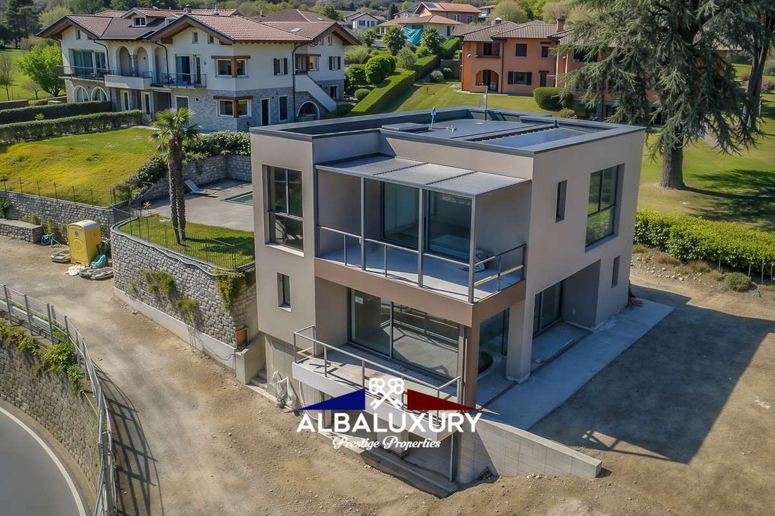 Villa in Menaggio, Lombardy, Italy 2 - 15560198