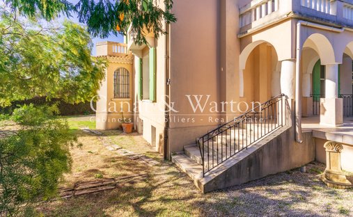 Villa in Aguillon, Toulon, France 1