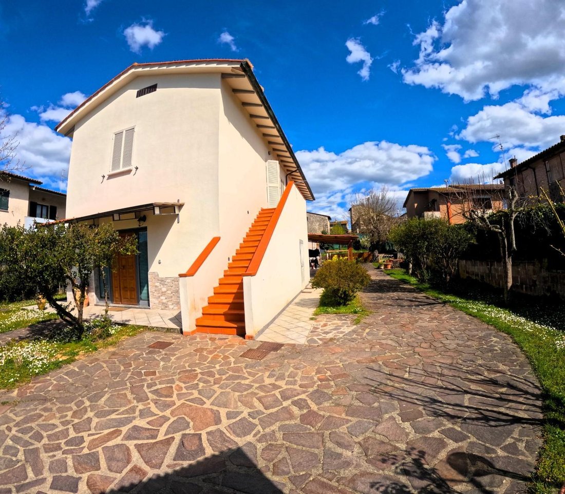 Villa in Colle di Val d'Elsa, Tuscany, Italy 1 - 17560690