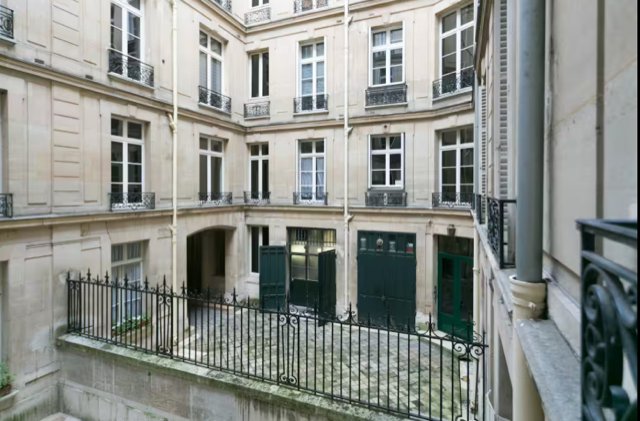 Apartment in Triangle d'Or, Paris 8e Arrondissement, Paris 1 - 17557807