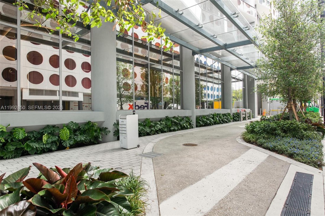 Condo in Miami, Florida, United States 3 - 17552482