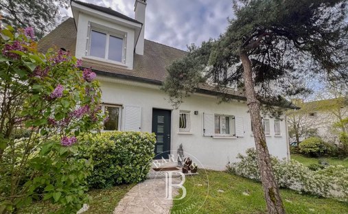 House in Hippodrome, Maisons-Laffitte, France 1