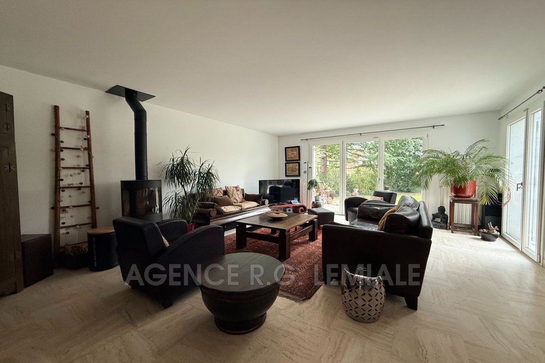 Villa in Charlemagne, Maisons-Laffitte, France 3 - 17567238