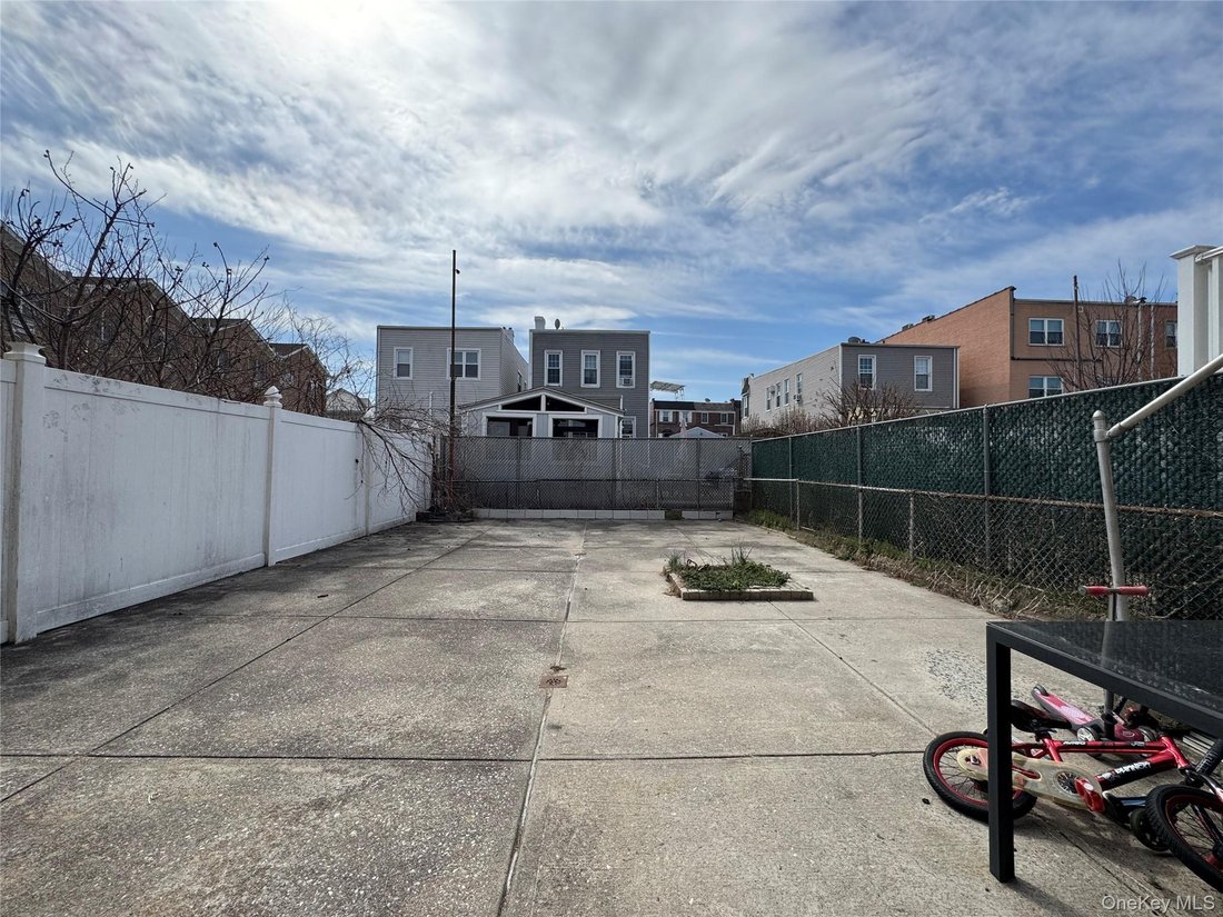 House in New York, New York, United States 3 - 17571035