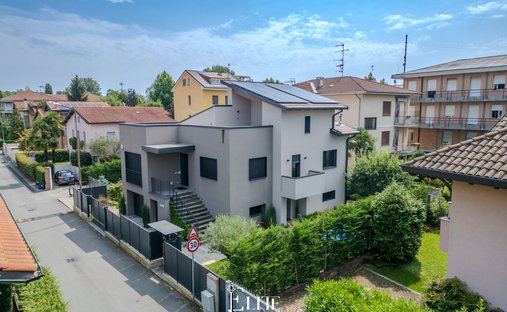Villa in Arona, Piedmont, Italy 1