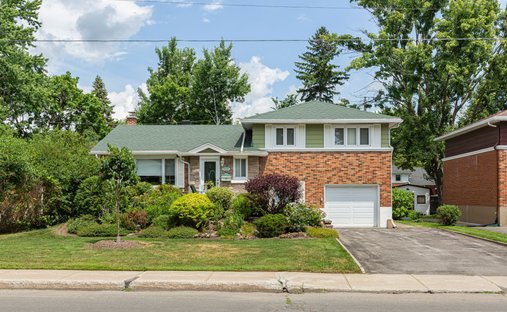Haus in Pointe-Claire, Québec, Kanada 1
