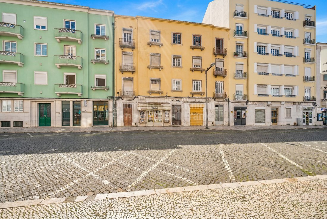 Apartment in Arroios, Lisbon, Portugal 1 - 17558546